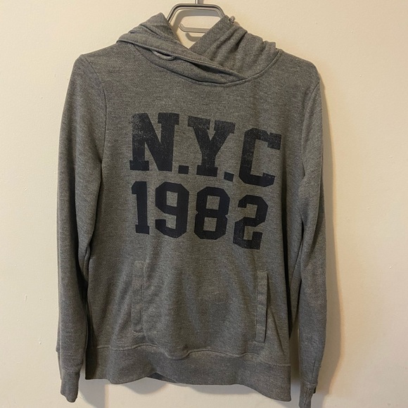 Gray NYC sweater - Picture 1 of 2